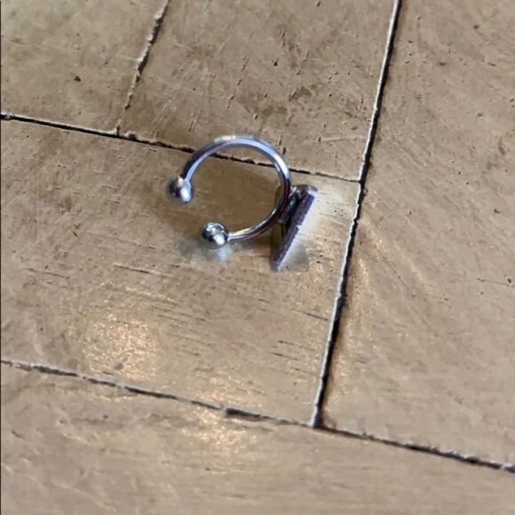 Silver Tone Triangle Earcuff - Picture 4 of 4